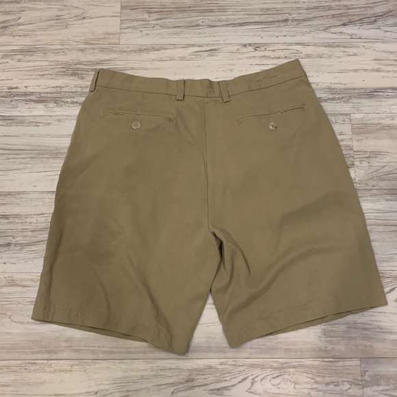 Tommy Bahama Khaki silk blend shorts size 34 - Picture 2 of 5